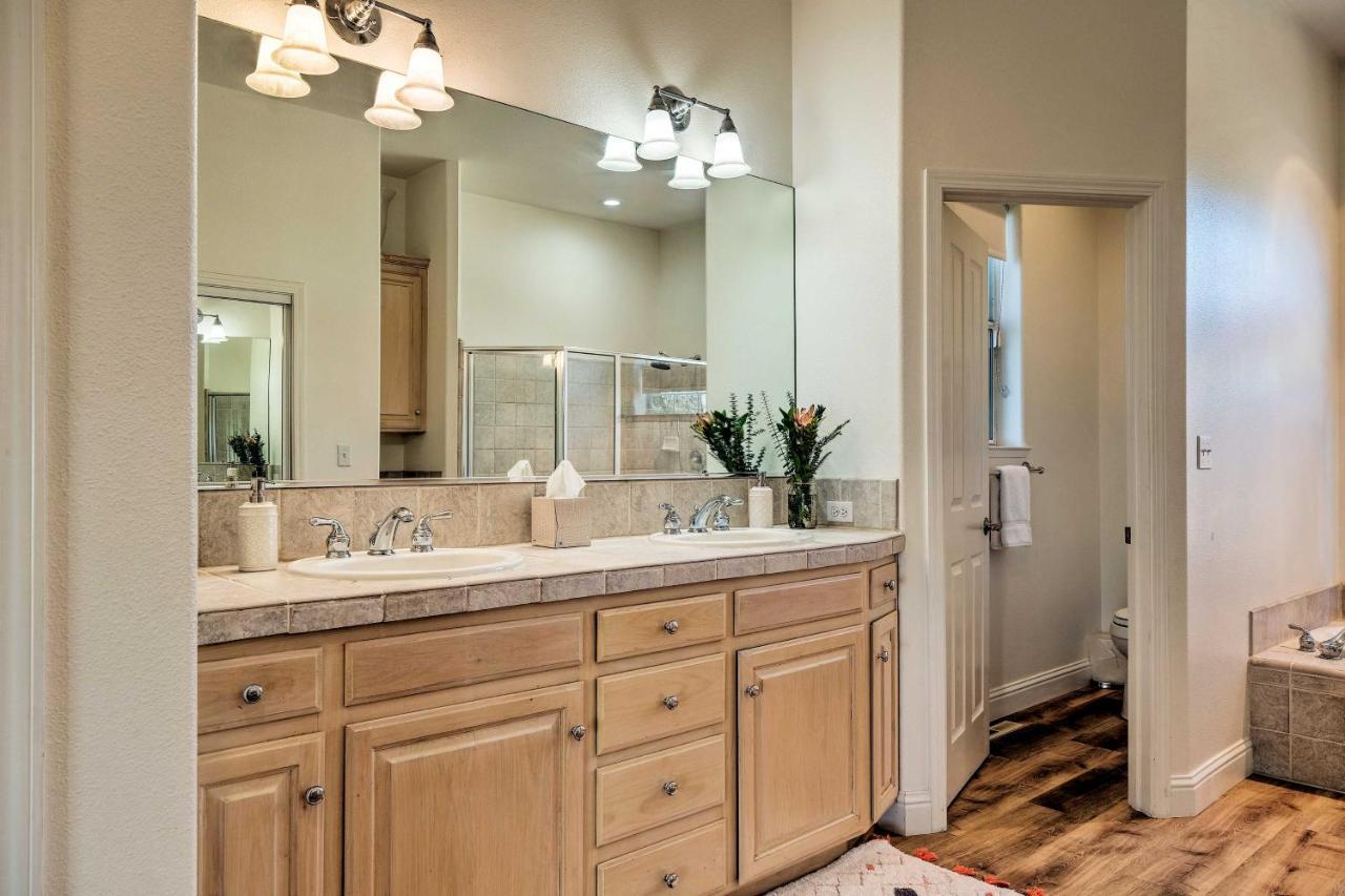 Peaceful Columbia Retreat With Hot Tub And Mtn Views! Vila Exterior foto